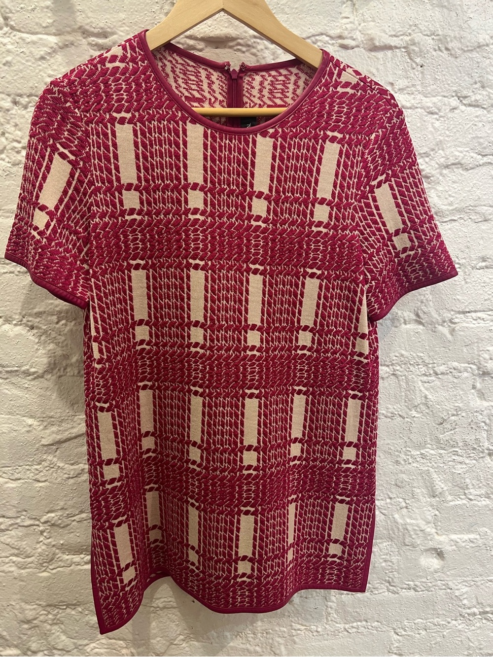 St.John fuchsia leather trim juquard top